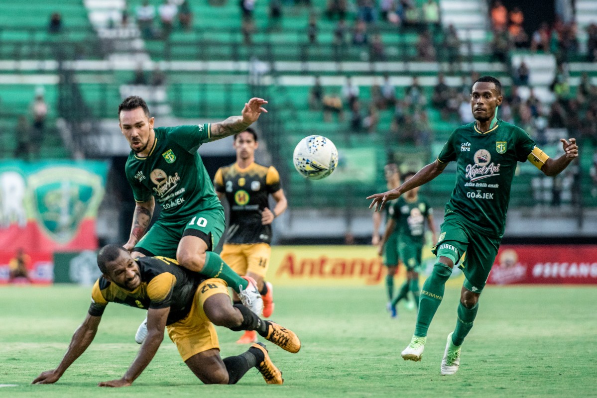 Imbang, Persebaya Merangsek ke Posisi Ke-4 - Persebaya.id