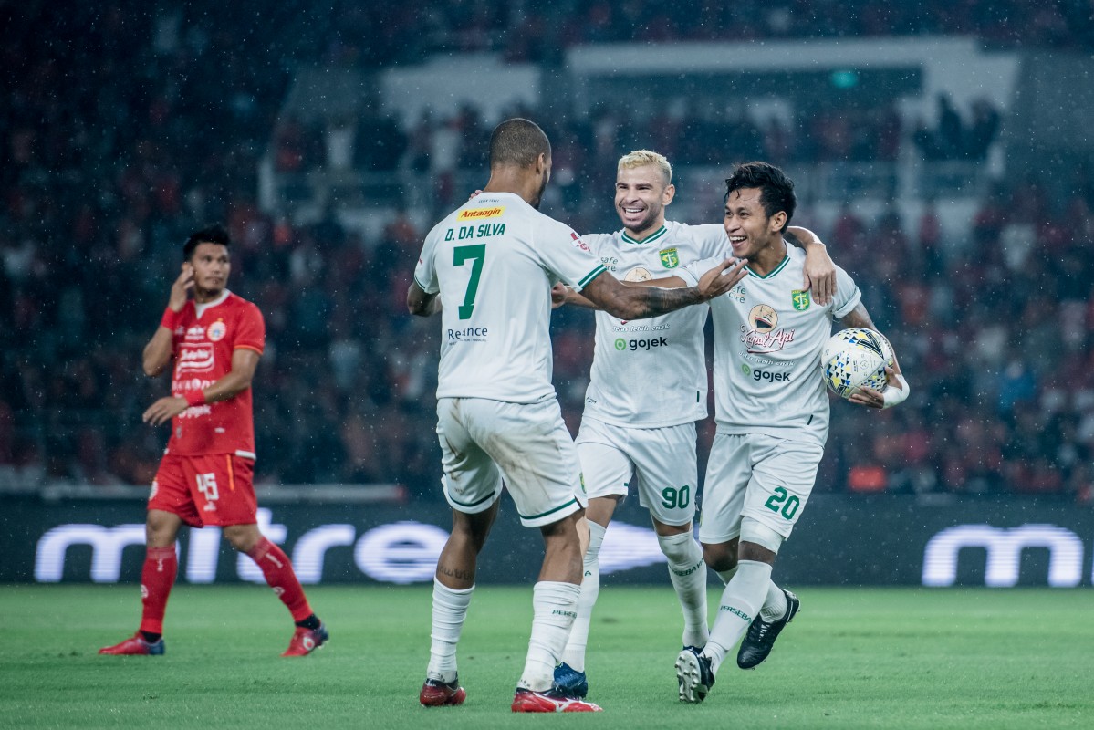 Tampil Agresif Persebaya Memimpin Persebaya Id